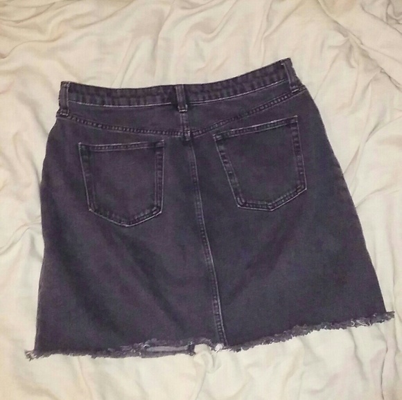 H&M Distressed Black Denim Skirt, sz 14 - Picture 2 of 5